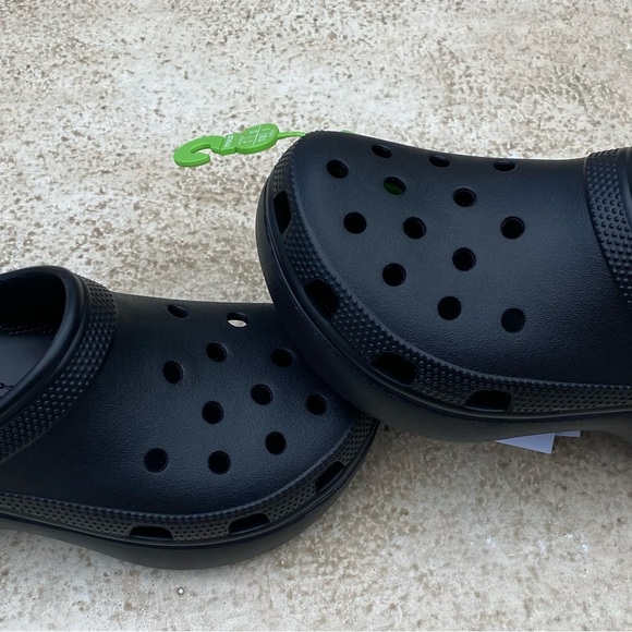 NWT Women’s Classic Platform Clog Black Size 7 - Picture 2 of 3